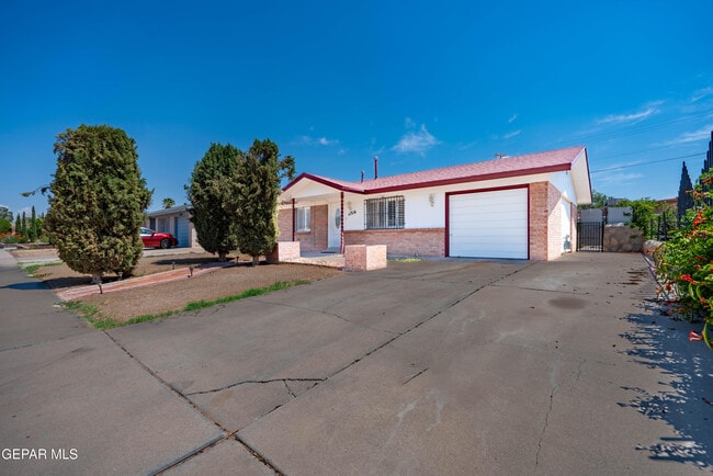 Primary Photo - 11516 Meadowbrook Dr