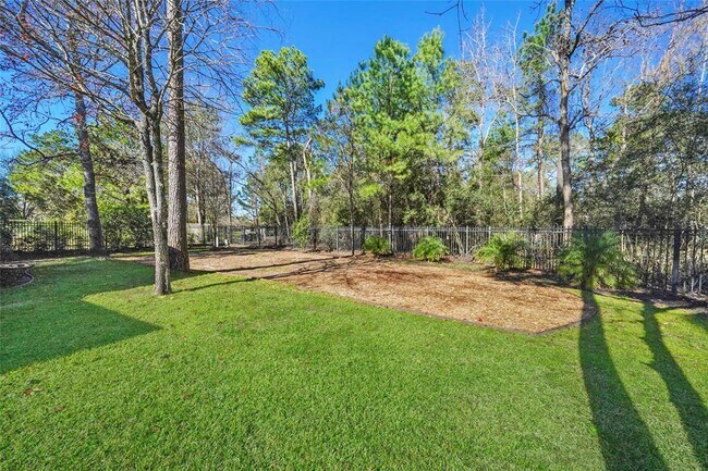 Building Photo - 30 N Palmiera Cir