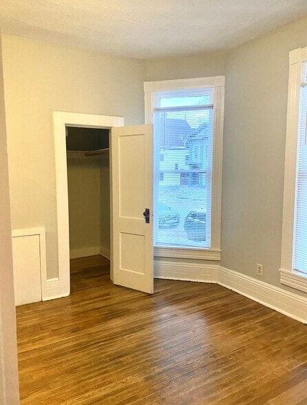 Building Photo - 718 Brown St