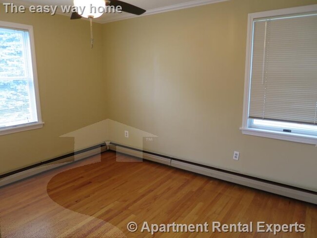 Building Photo - Union Square 2+ BR - 3 bathrooms! Single F...