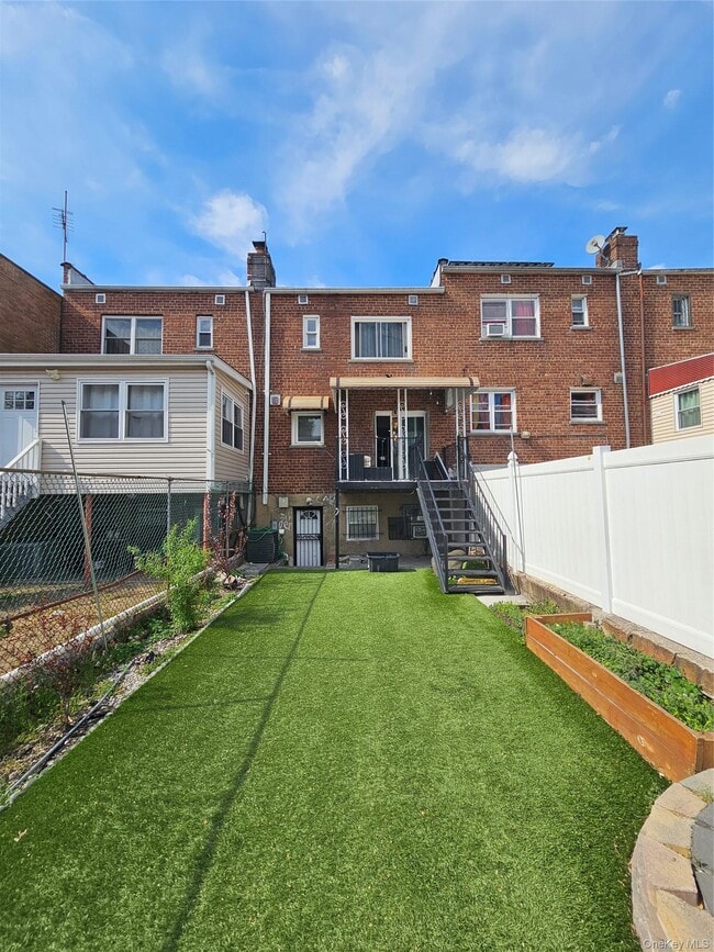 Building Photo - 2082 Pitman Ave