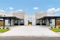 Building Photo - 16 Selena St