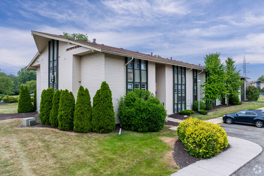 Building Photo - Wood Creek Apartments