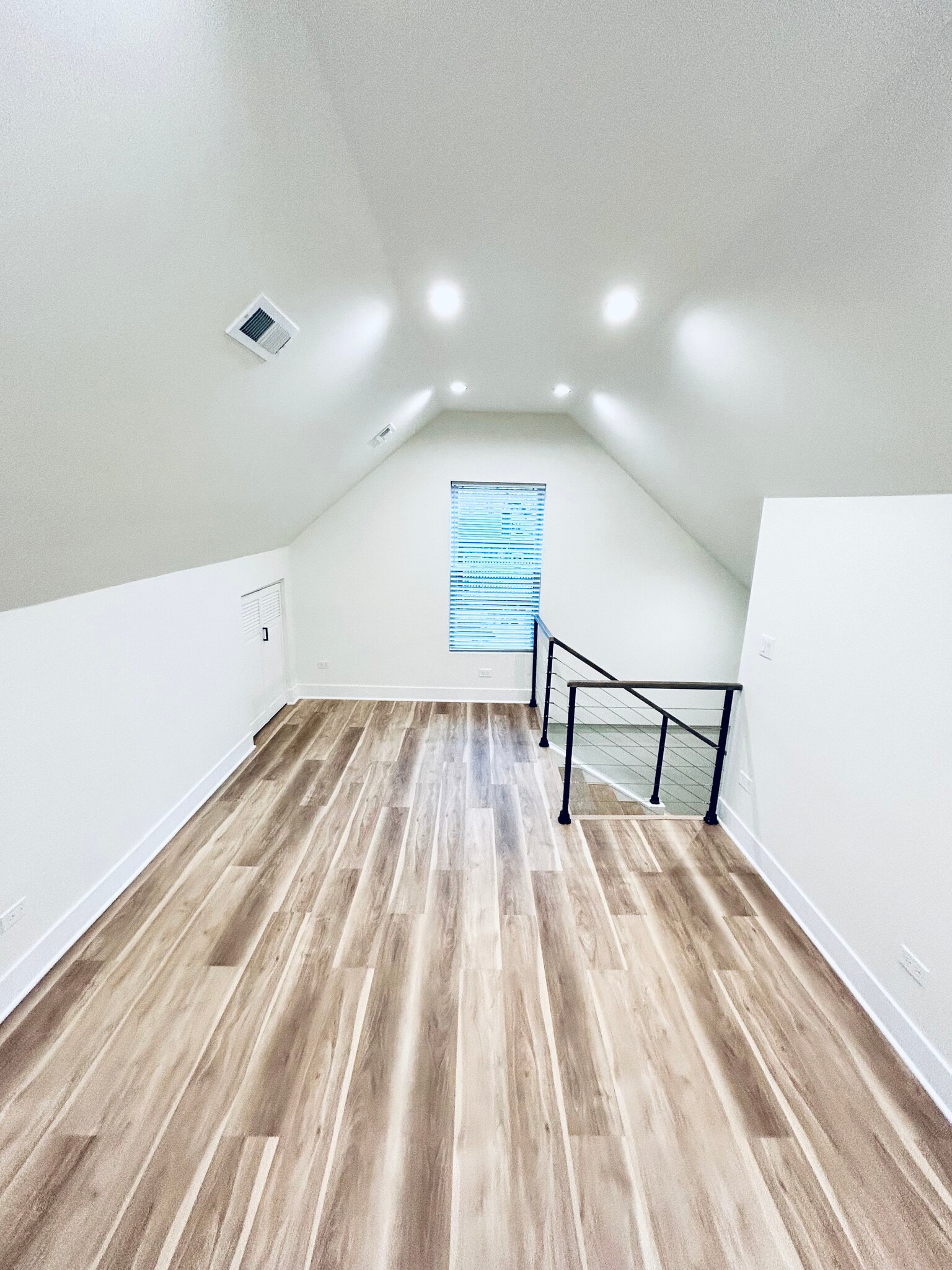 Building Photo - 3227 S May St