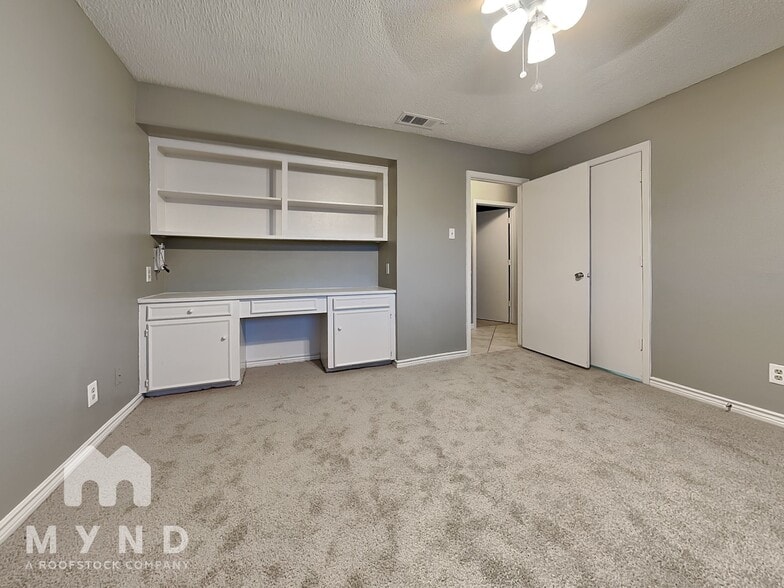 Building Photo - 314 Towne House Ln