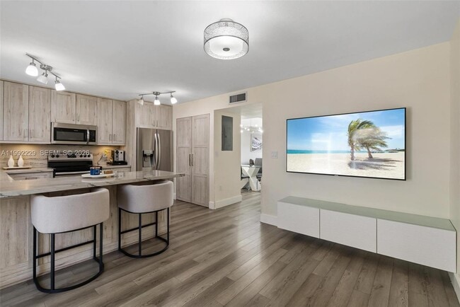 Building Photo - 1350 NW 123rd Ave