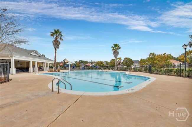 Building Photo - Beautifully Maintained Home in Prime Savannah Location
