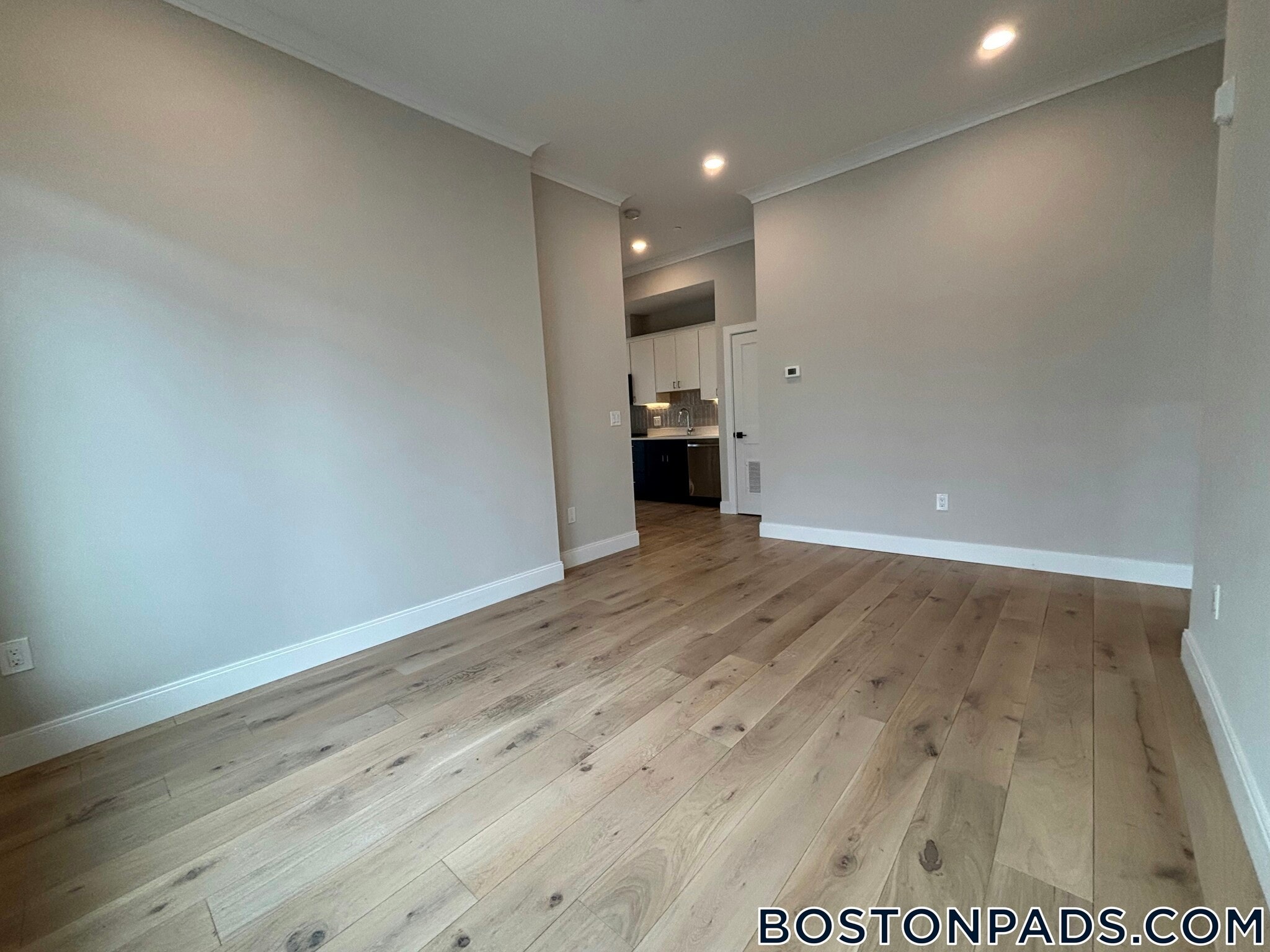 Building Photo - 157 Everett St