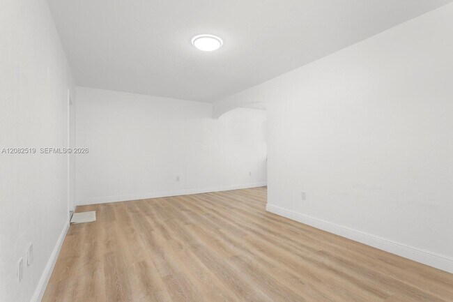 Building Photo - 2375 SW 16th Ave