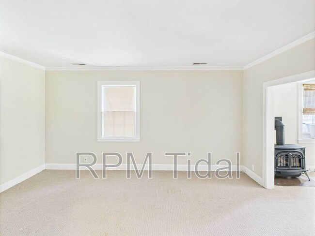 Building Photo - 217 Palen Ave