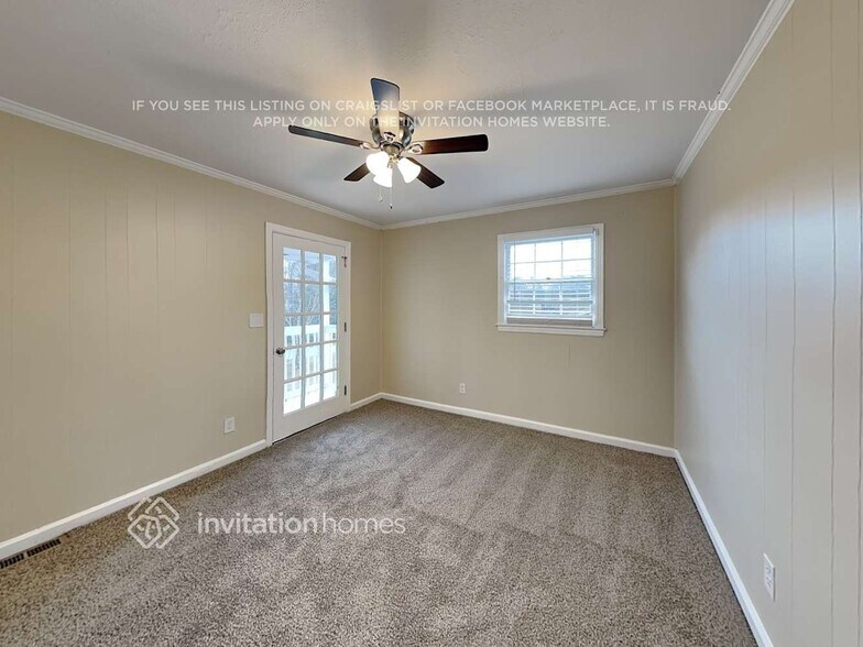 Building Photo - 8837 Elma St
