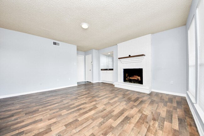 Building Photo - 250 El Dorado Blvd