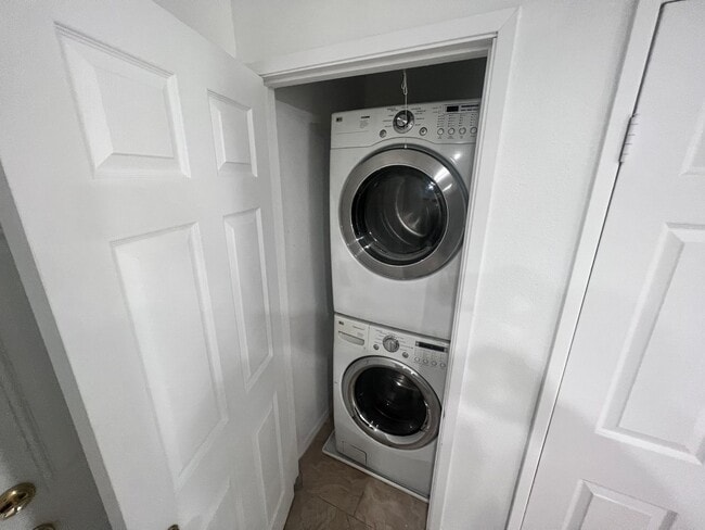 Building Photo - COMING SOON! Palisades 3 Bedroom Townhome for Rent in Stevenson Ranch!