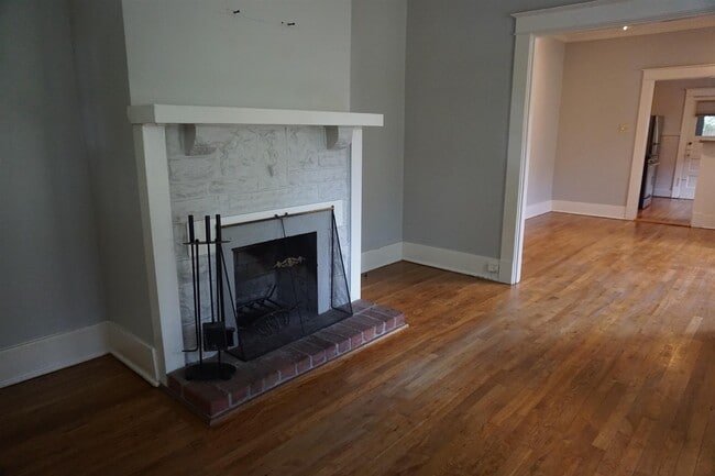 Building Photo - 2086 Lee Pl