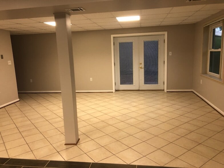 Walk out basement with French Doors - 10803 N Glade Ct