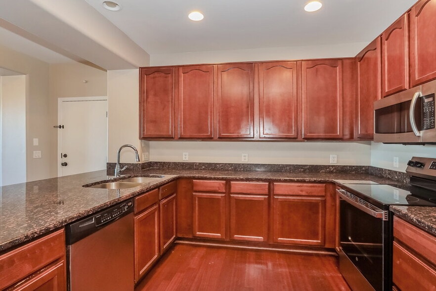 Building Photo - 820 S Adam Way