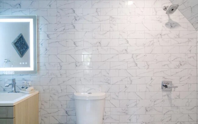 Building Photo - 4410 16th St NE