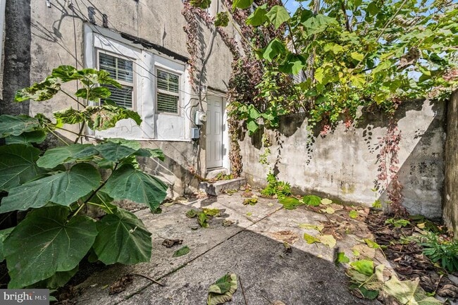 Building Photo - 3103 N Croskey St