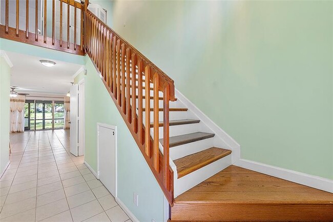 Building Photo - 2169 Discovery Cir W