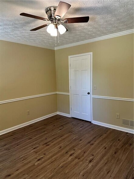 Building Photo - 3305 Maple Ridge Ct