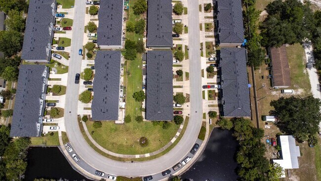 Building Photo - 211 Moultrie Village Ln