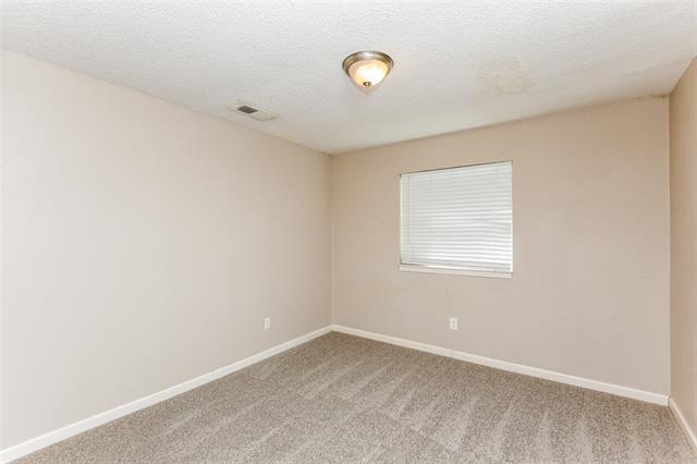 Building Photo - 1905 Christopher Dr