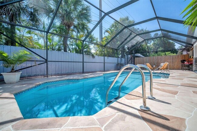 Building Photo - 252 Malibu Cir