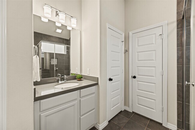 Building Photo - 9019 Stanley Oak Dr