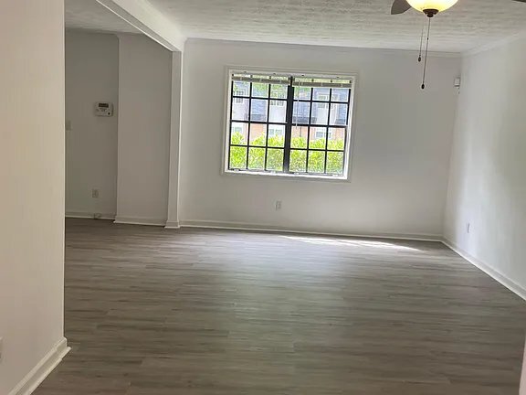 Building Photo - 300 Winding River Dr