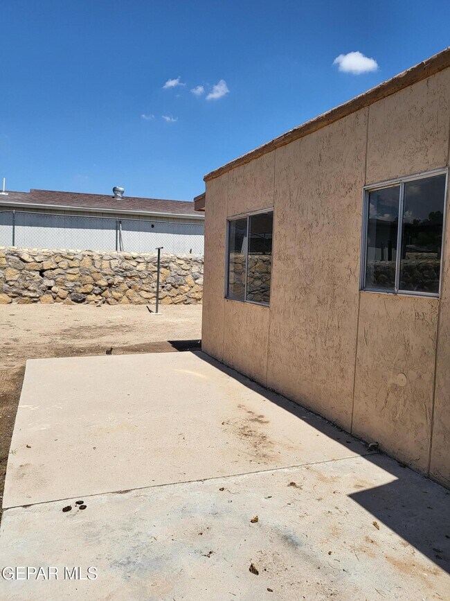 Building Photo - 11825 Lewis Lee Ct