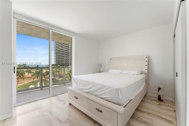 Building Photo - 5900 Collins Ave