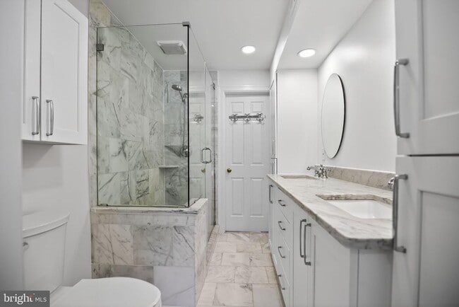 Building Photo - 275 S 3rd St