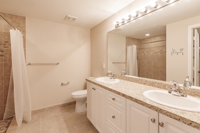 Building Photo - 27470 Palmesta Circle #29