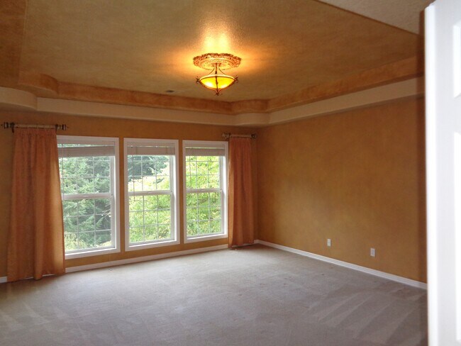 Building Photo - 17083 SW Arbutus Dr