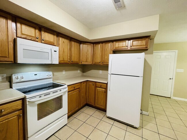 Building Photo - 39 Abbey Ct