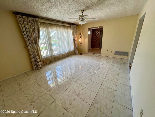 Building Photo - 1497 Krin Ct NE