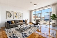 Building Photo - LUXURY 2.5 Bed  in Queens!