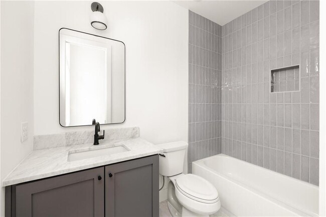 Building Photo - 10904 Serenbe Ln