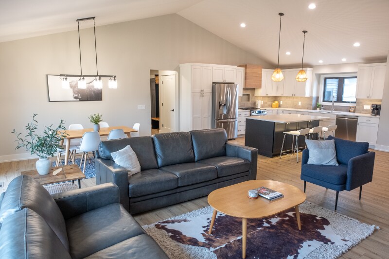 Building Photo - 7269 Yellowstone Dr