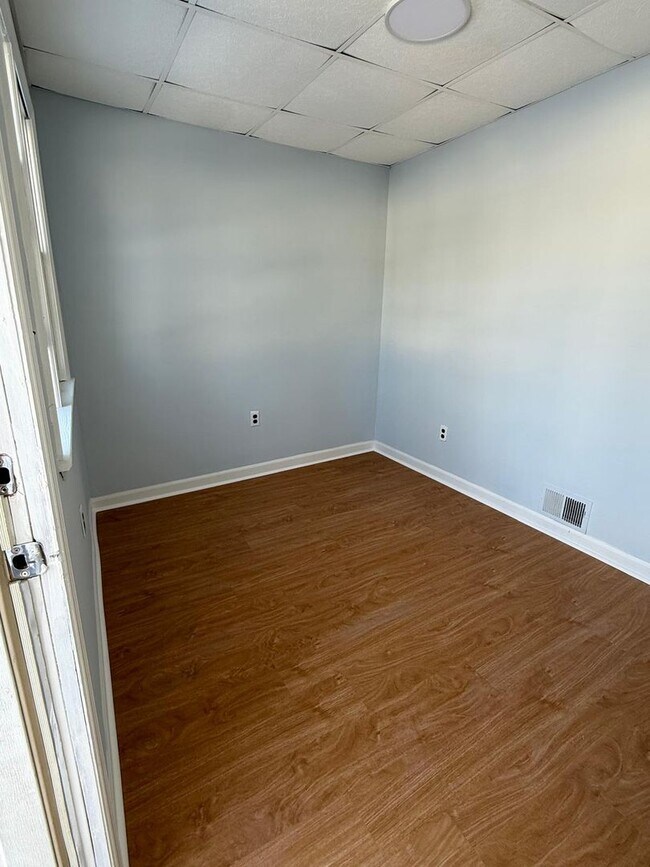 Building Photo - Cozy 3BR/2BA Ranch with Driveway in Toms River