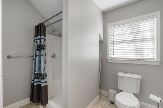 Building Photo - 97 Huntington Rd NE