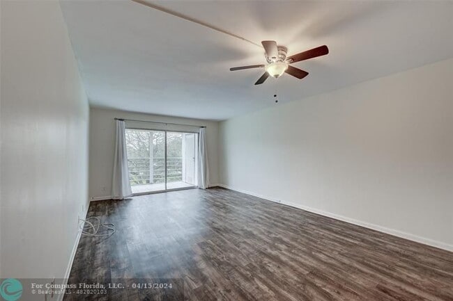 Building Photo - 4401 Martinique Ct