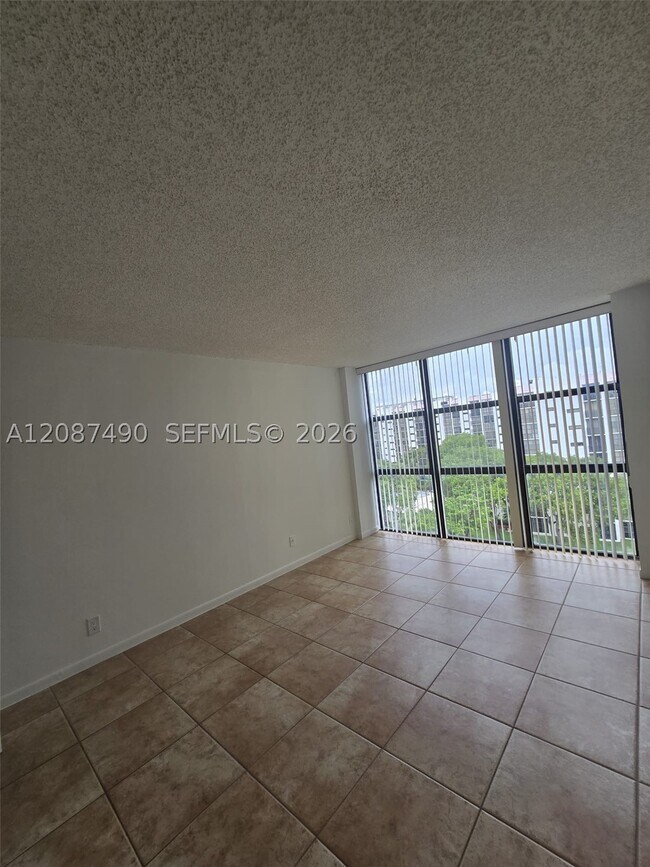 Building Photo - 16919 N Bay Rd