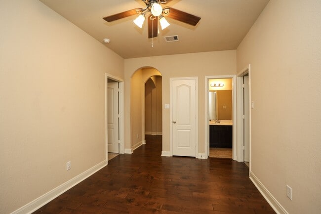 Building Photo - 147 West Wading Pond Circle
