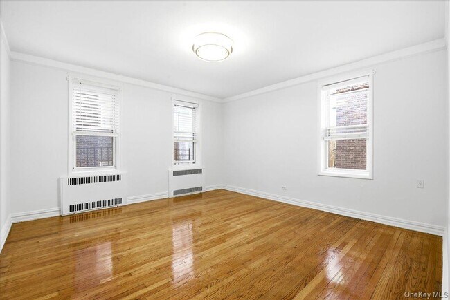 Building Photo - 114-20 Queens Blvd