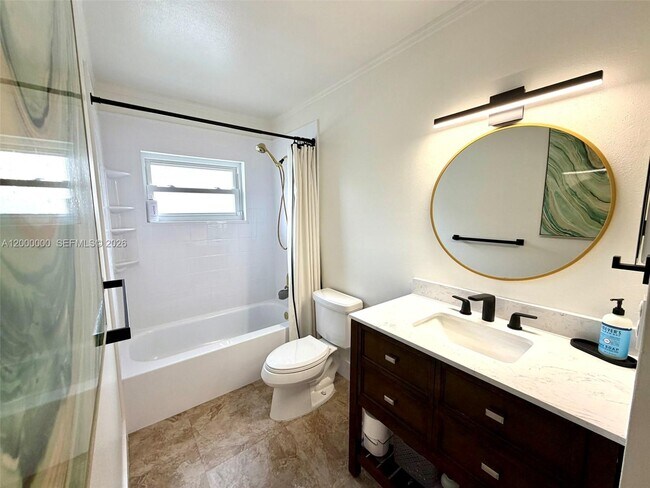 Building Photo - 5704 SW 116th Ave