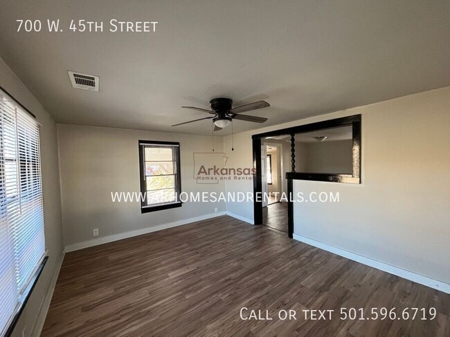 Building Photo - 700 W 45th St