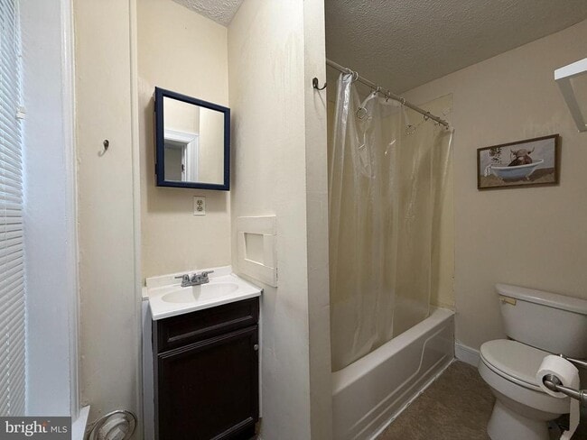 Building Photo - 406 S Cameron St