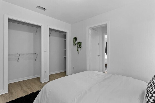 Building Photo - 2401 Gordon St