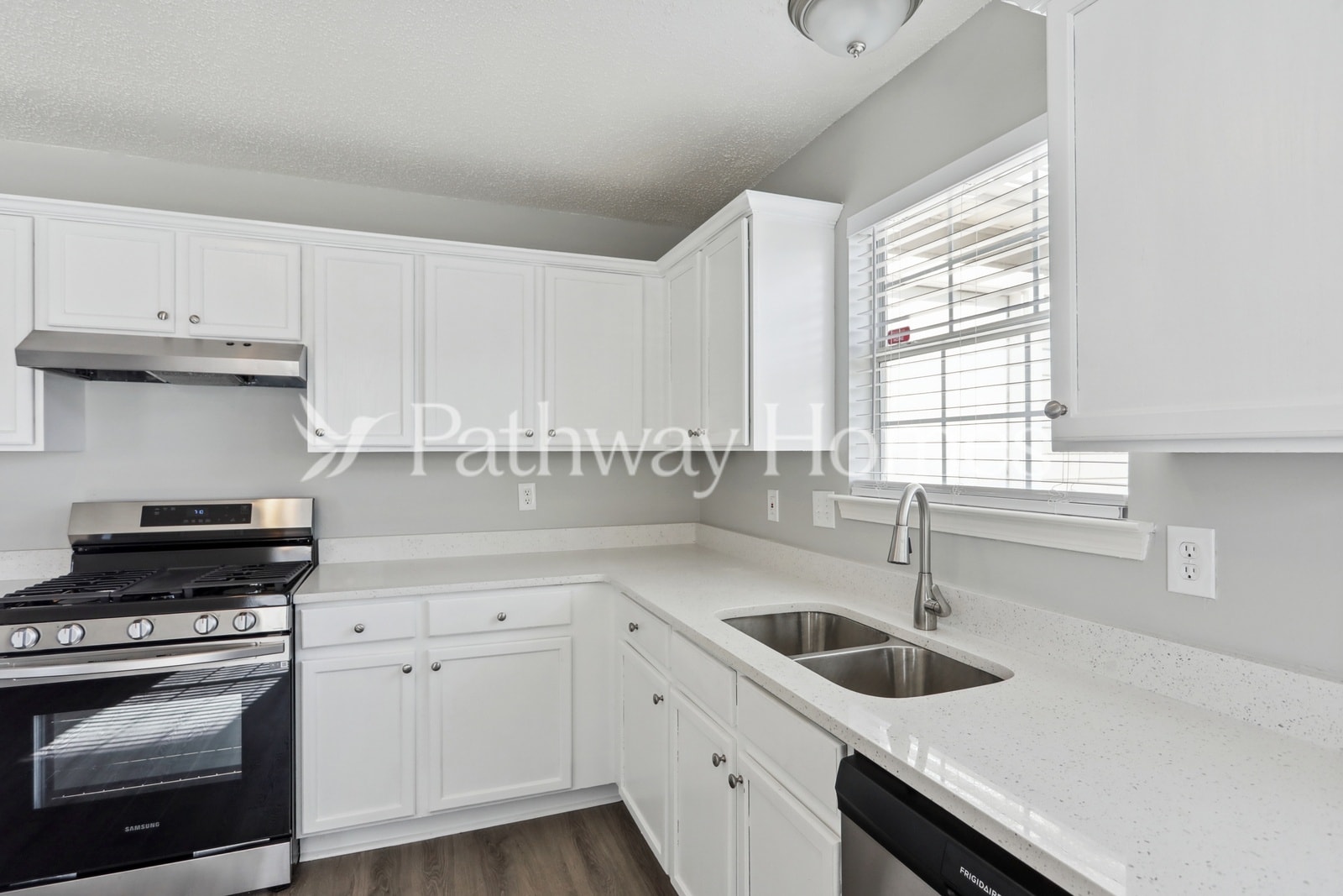 Building Photo - 449 Eagles Nest Way